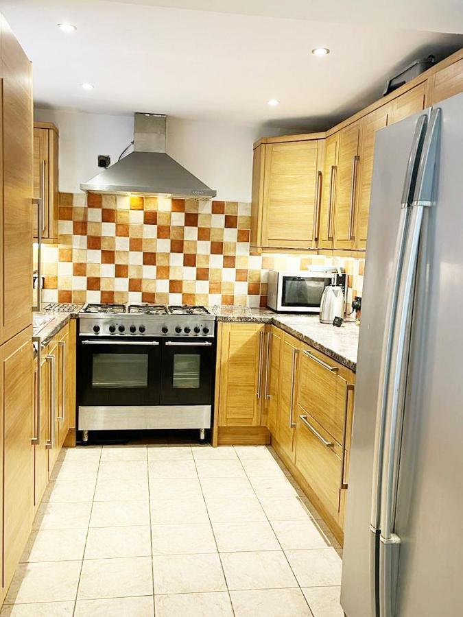 Blessings Of Peace Home Away From Home Cardiff Dış mekan fotoğraf