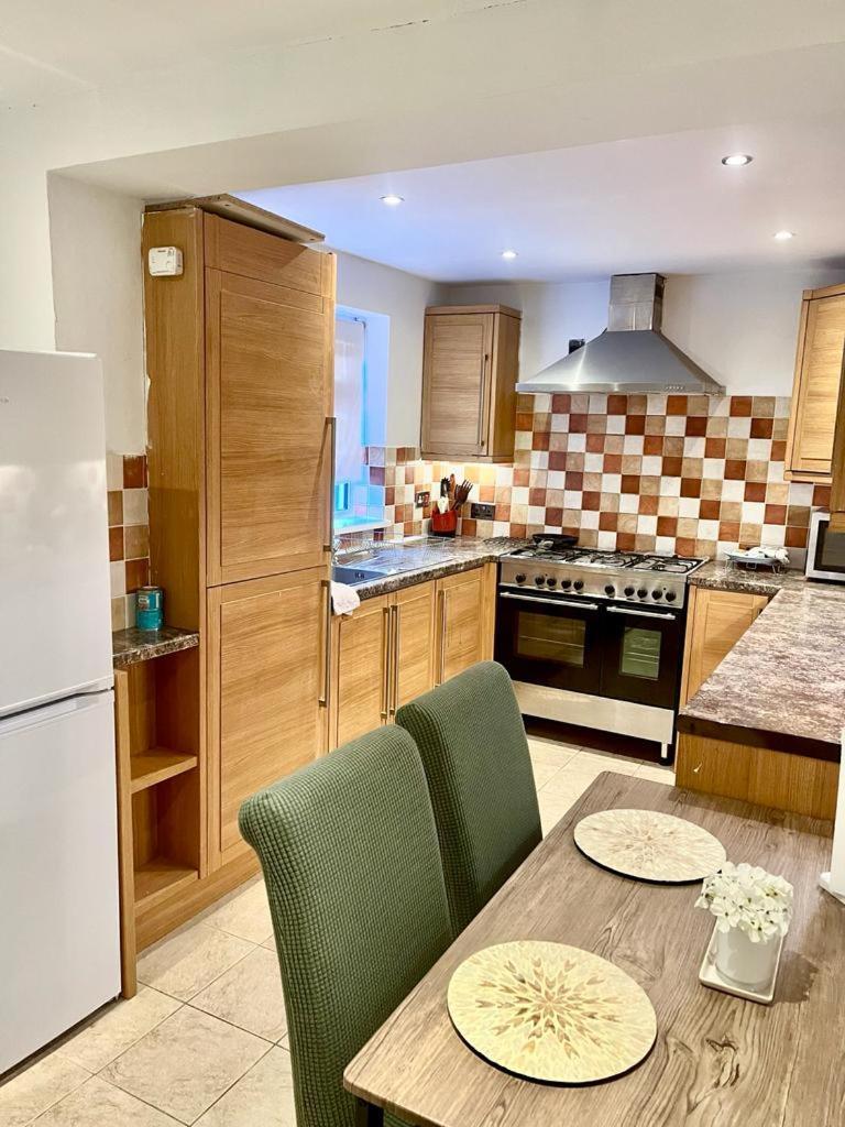 Blessings Of Peace Home Away From Home Cardiff Dış mekan fotoğraf
